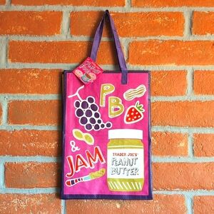🛍️ NWT Trader Joe's Reusable Bag – Peanut Butter & Jelly / Mac & Cheese Design